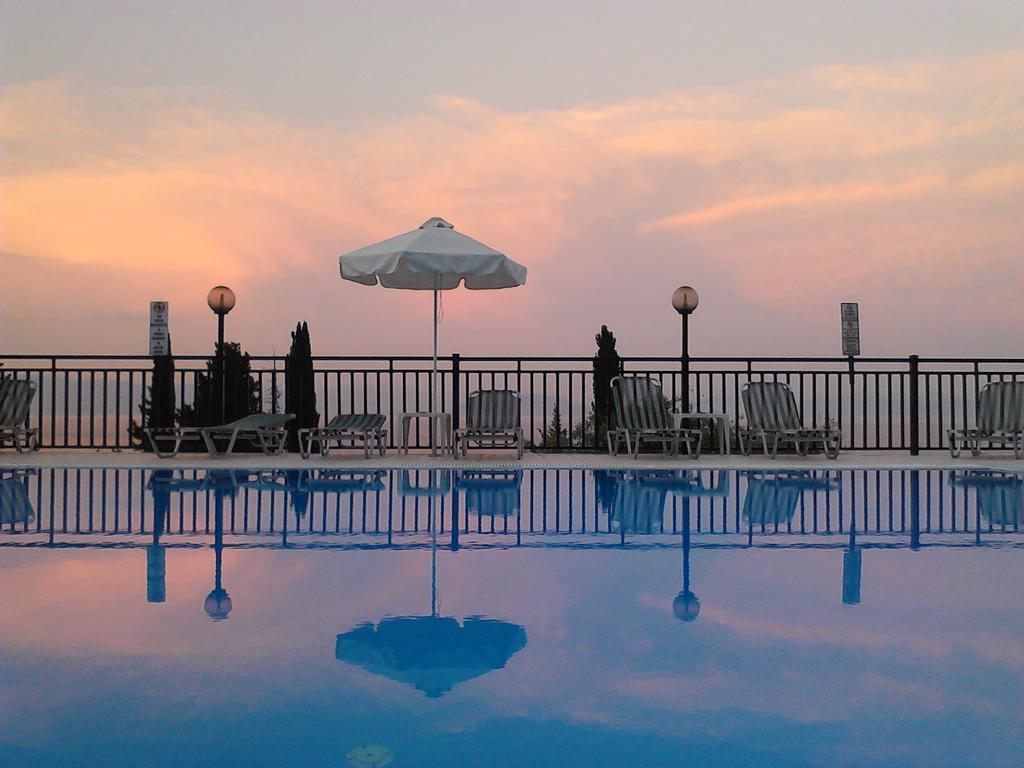 Rising Sun Apartments & Studios Benitses  Ngoại thất bức ảnh